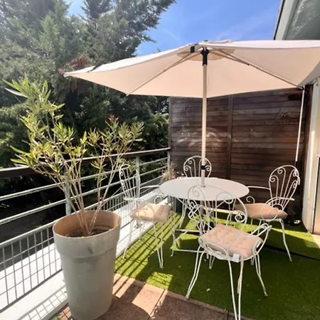 Διαμέρισμα With Terrace And Pool *