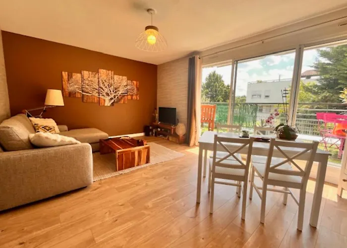 Apartmán With Terrace And Pool *