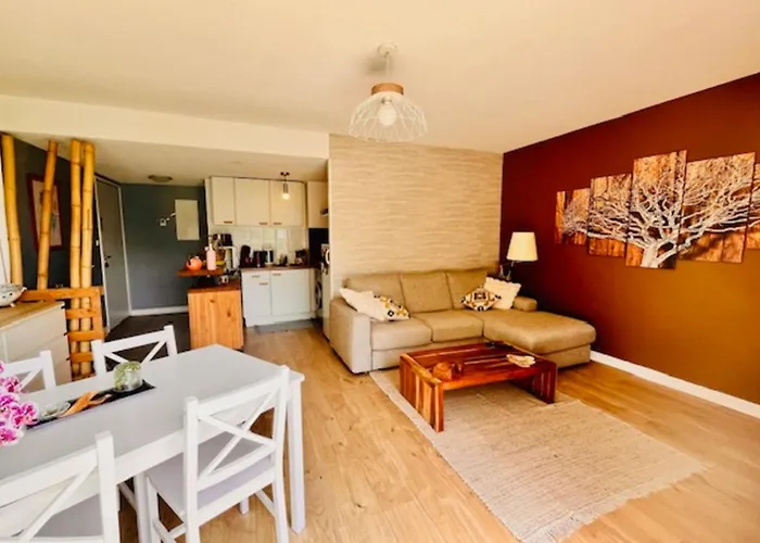 With Terrace And Pool La Rochelle (Charente-Maritime)