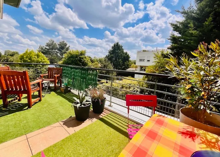 Apartmán With Terrace And Pool *