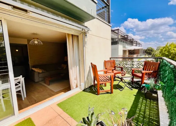 Apartmán With Terrace And Pool La Rochelle (Charente-Maritime)